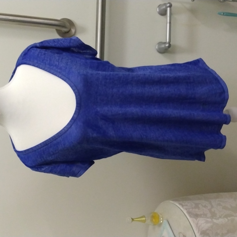 Athleta women's large blue workout shirt, short sleeves EUC
